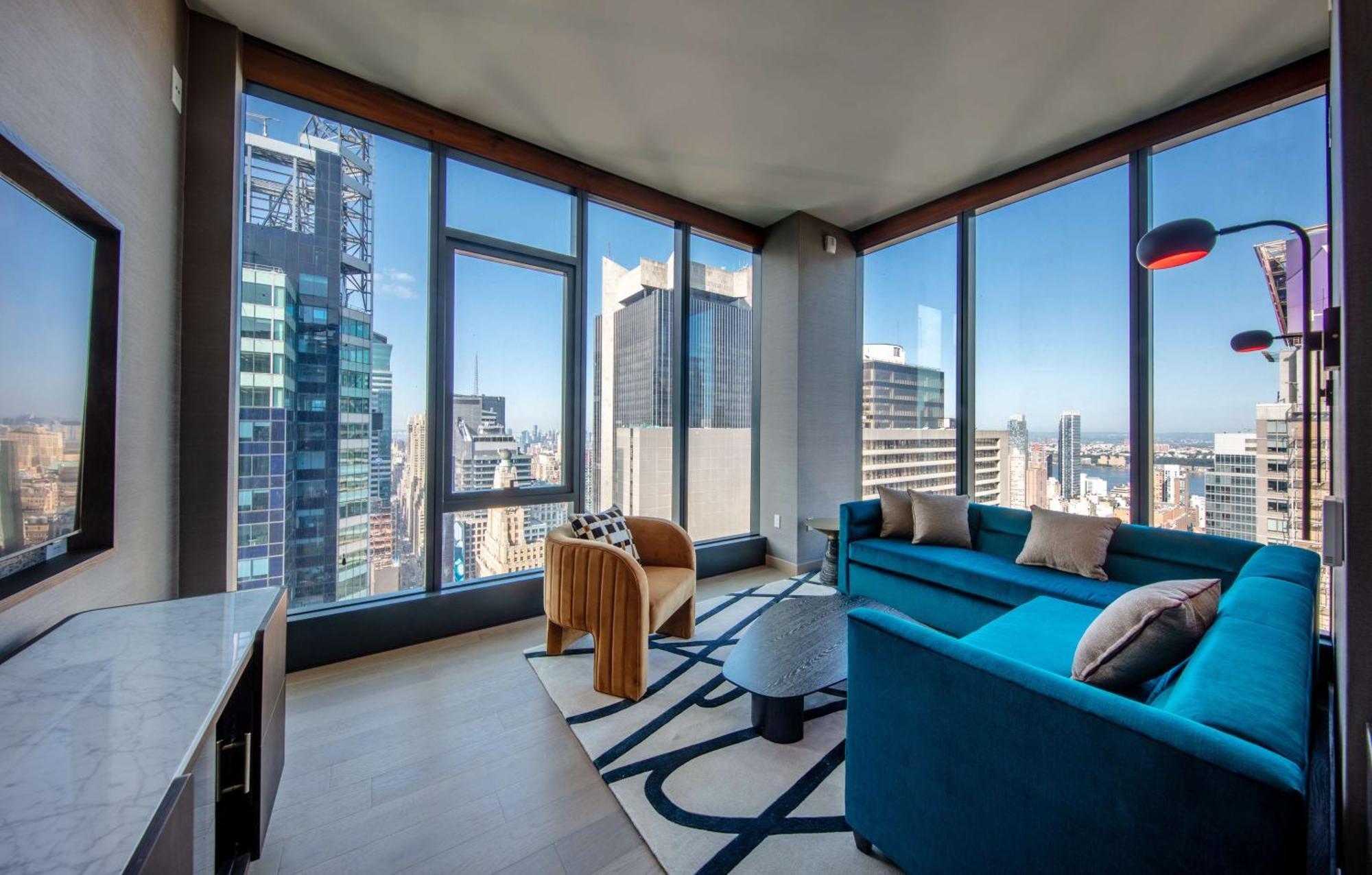 King Suite Skyline View,1506595768:JPEG